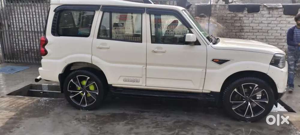 Mahindra Scorpio S6 2016 Manual Diesel