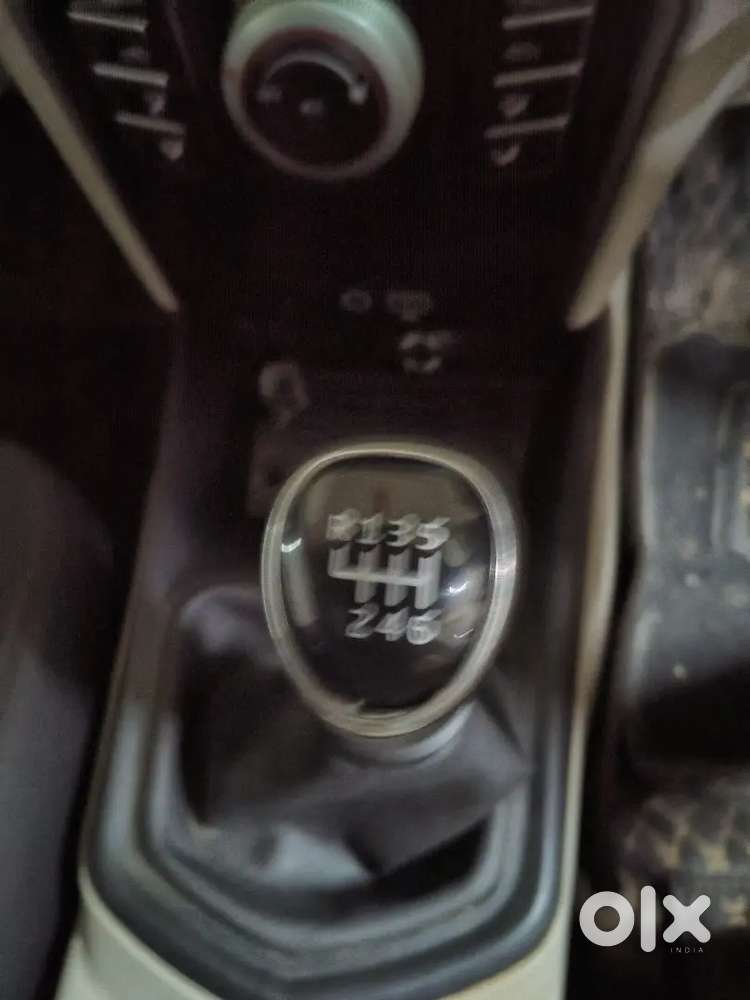 Mahindra Xuv300 2023 Variant W6