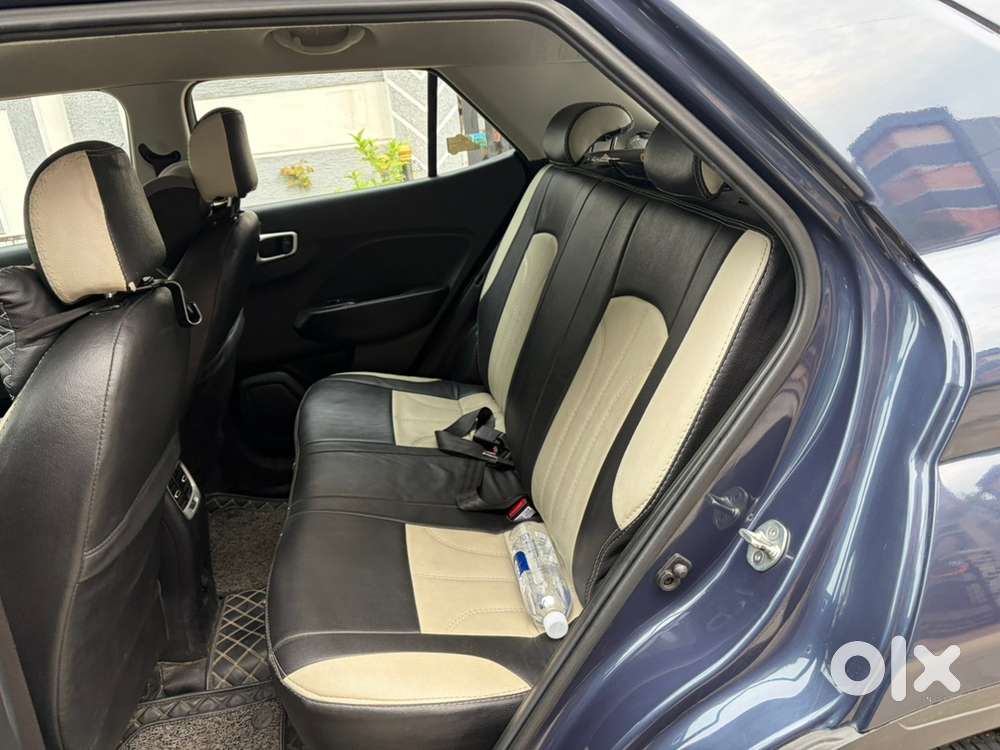 Hyundai Venue Petrol Manual 2021
