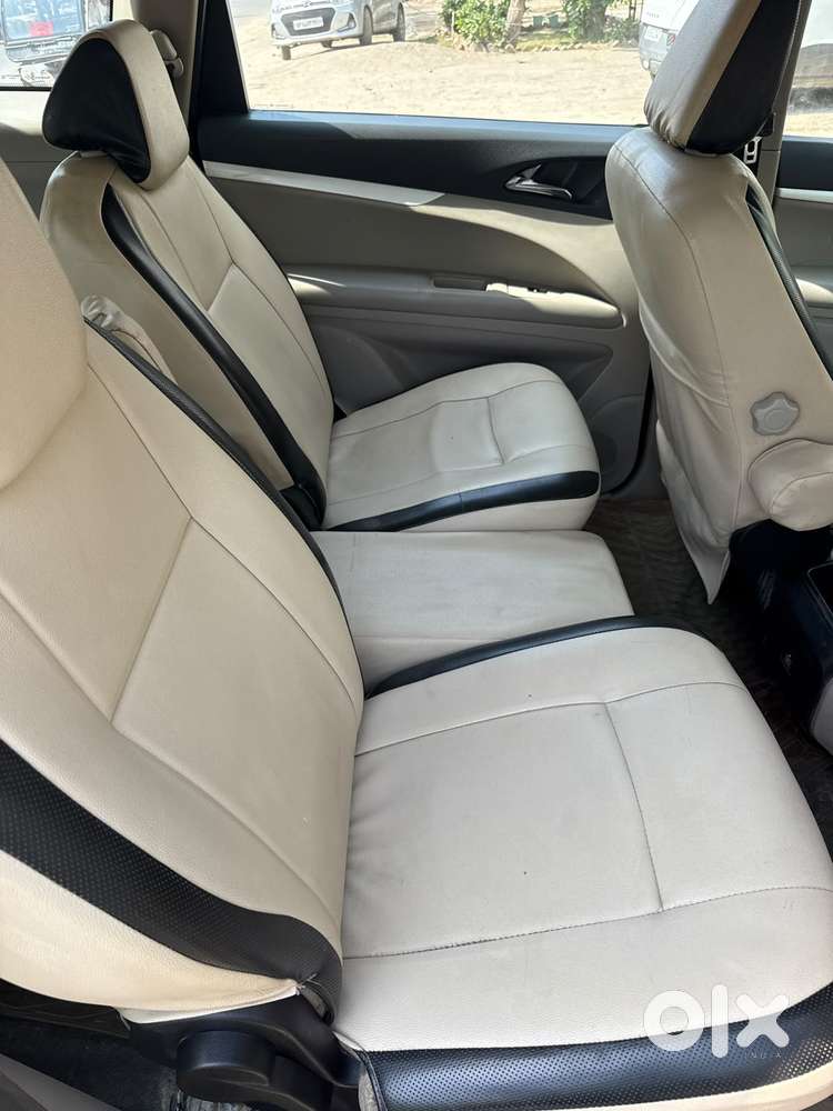 Mahindra Marazzo M6, 2018, Diesel