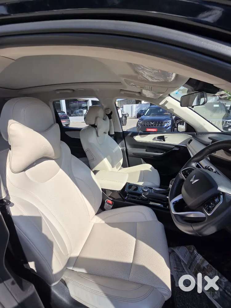 Mahindra Xuv700 2023 Diesel 69000 Km Driven