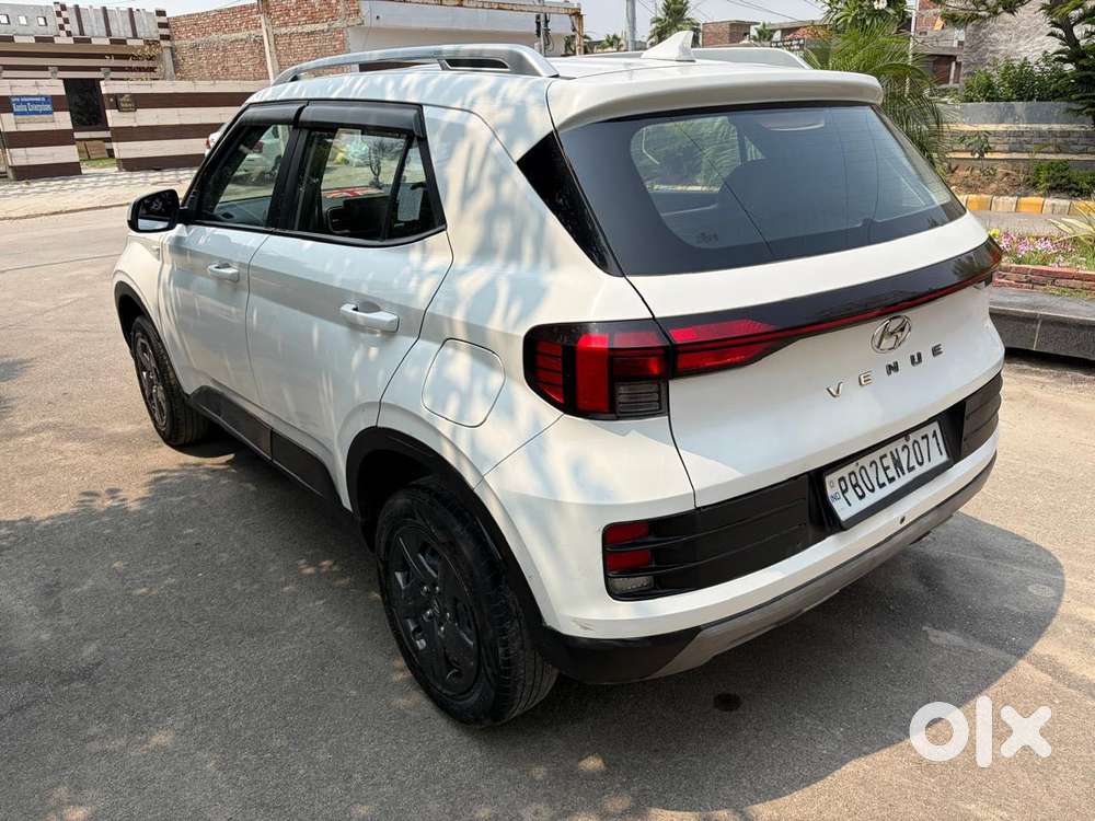 Hyundai Venue [2022-ongoing] 1.2 S, 2023, Petrol
