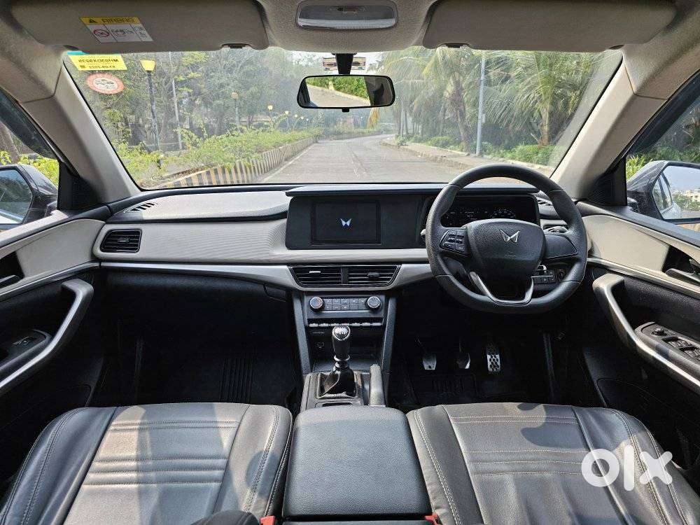 Mahindra Xuv700 2.2 Mx Diesel Mt 5 Str, 2022, Diesel