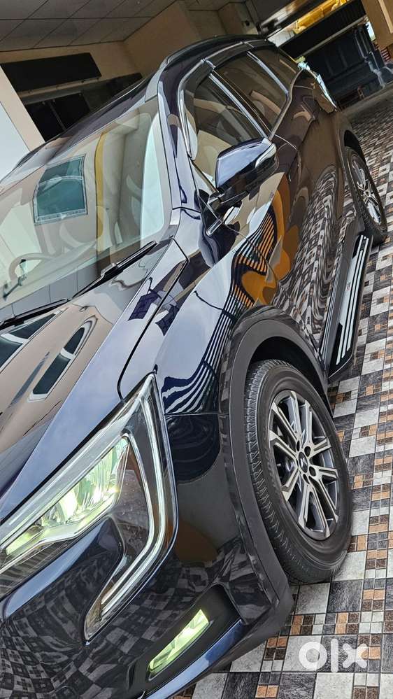 Mahindra Xuv700 2.2 Ax 7 Diesel At Str, 2025, Diesel