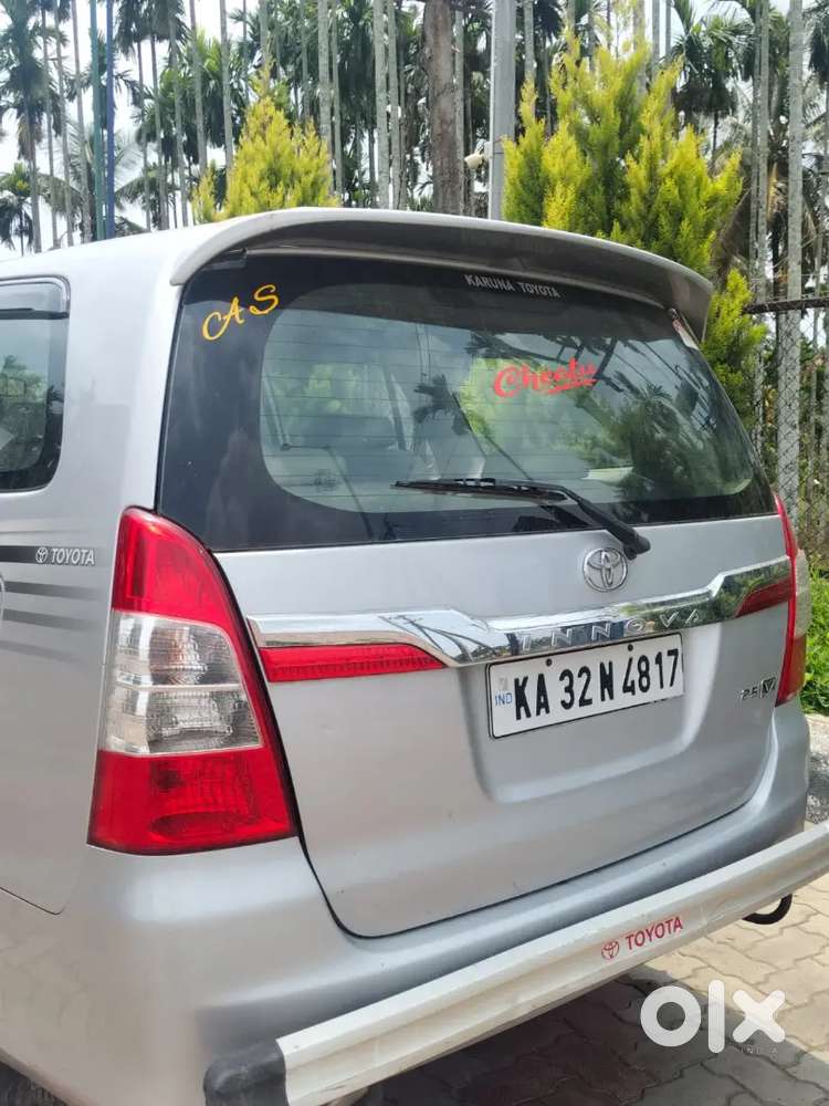 Toyota Innova 2014