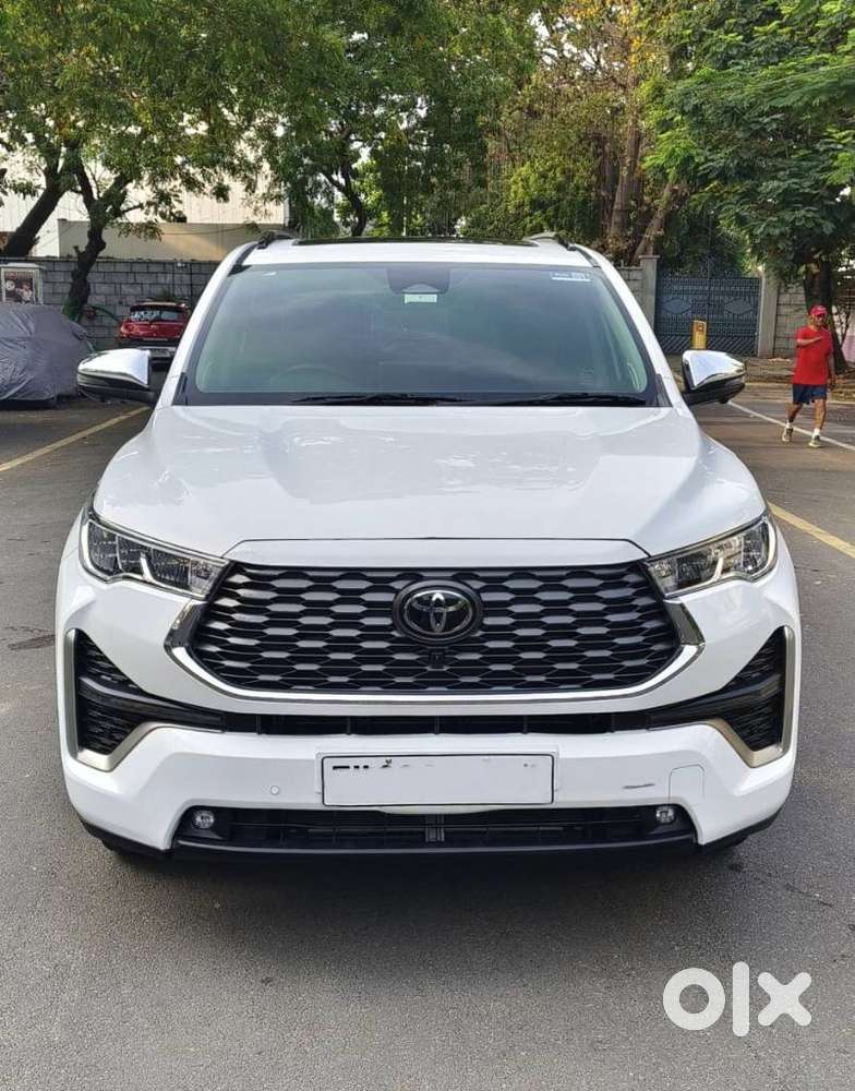 Toyota Innova Hycross 2.0 Zx (o) Hybrid 7 Str, 2024, Petrol