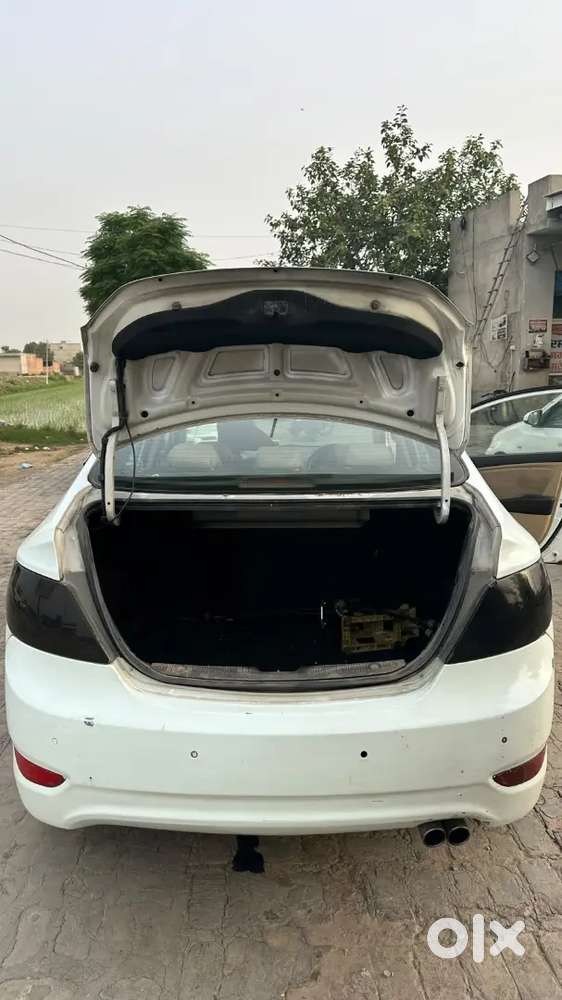 Hyundai New Verna 2012 Diesel Manual