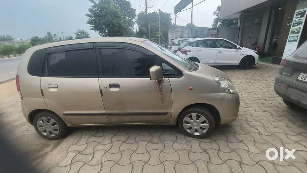 Maruti Suzuki Zen Estilo 2012