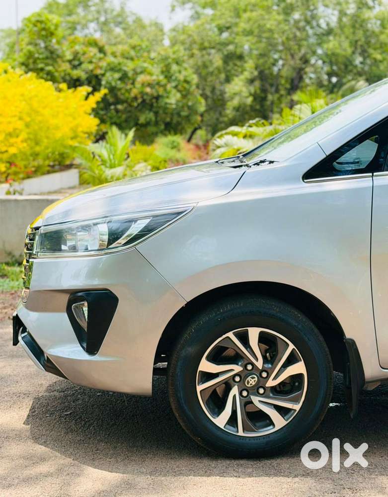 Toyota Innova Crysta 2.4 G Mt, 2022, Diesel