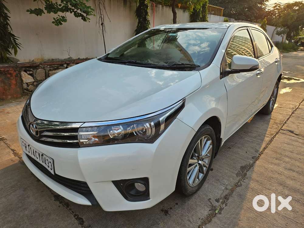 Toyota Corolla Altis 2013-2017 Vl At, 2015, Petrol
