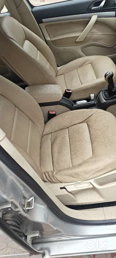 Skoda Laura Elegance 2012