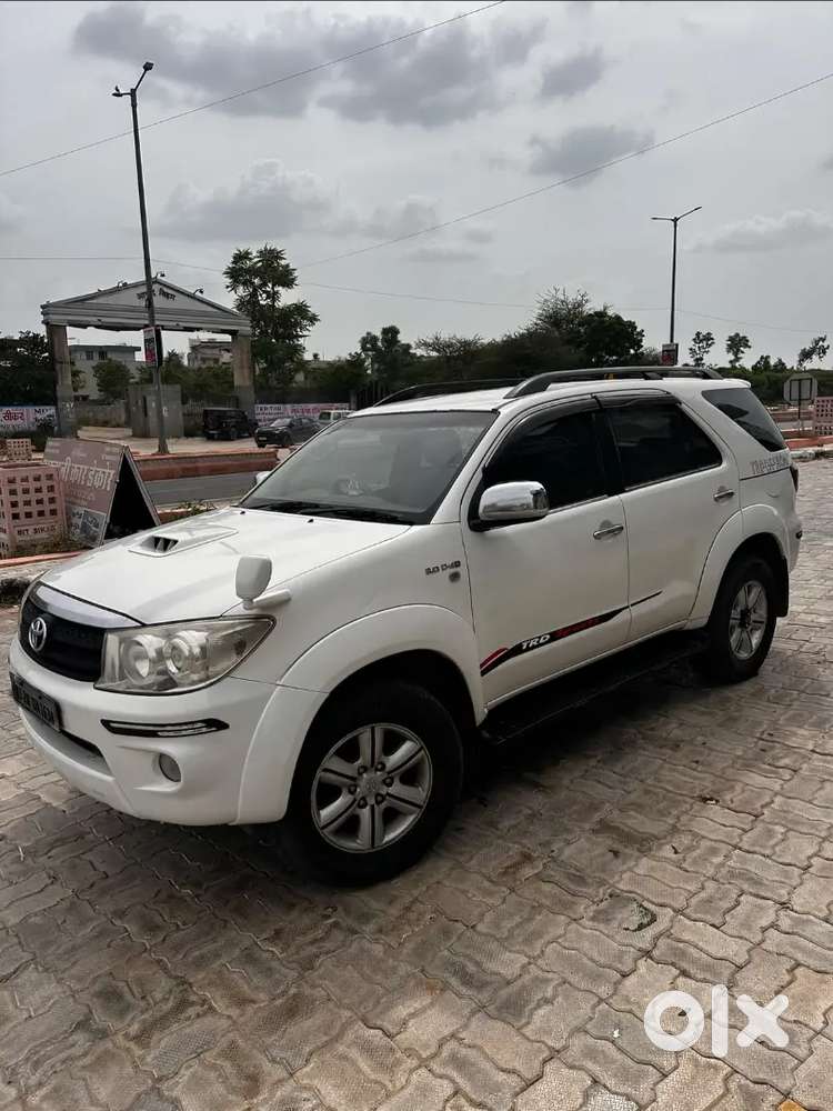 Toyota Fortuner Diesel 2011