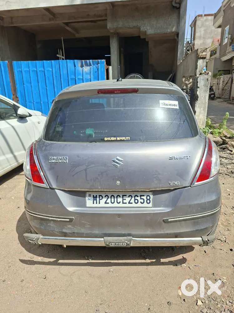 गाड़ी शोरूम कंडीशन है बेस ट्यूब एलसीडी लगी हुई है।