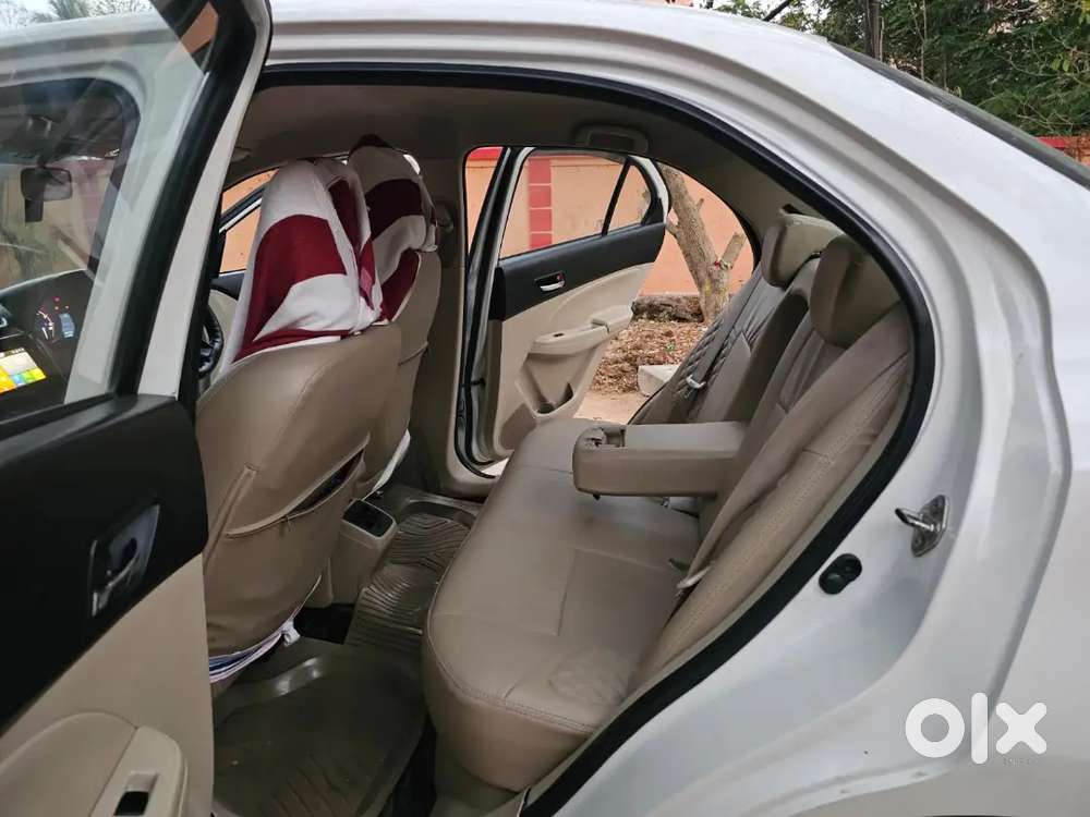 Top Notch Condition 25+ Mileage
Manual  Touchscreen, System And Gps