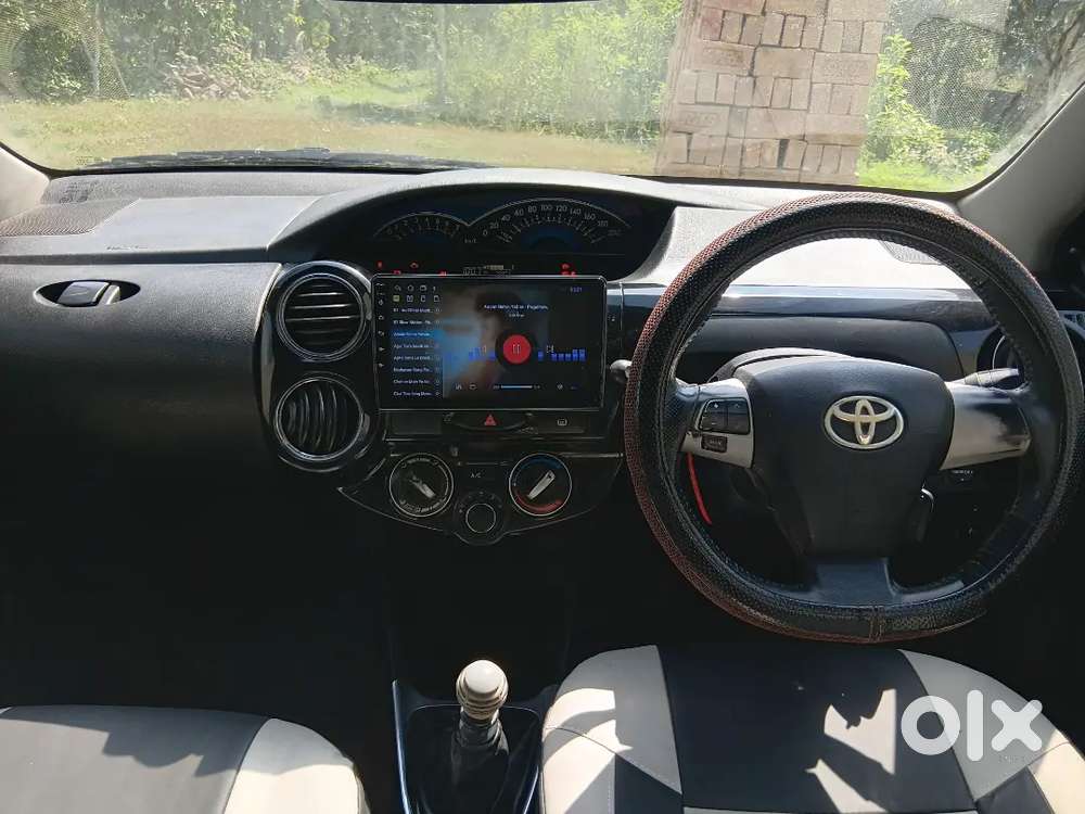Toyota Etios Cross 2015