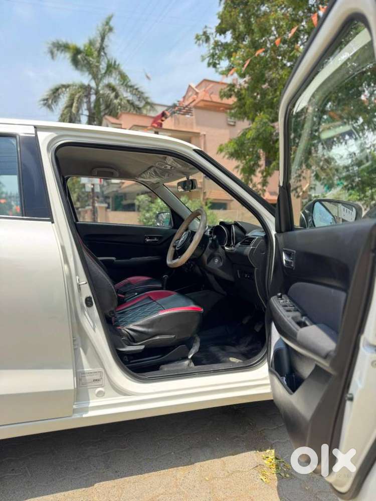 Maruti Suzuki Swift Vxi + Manual, 2022, Petrol
