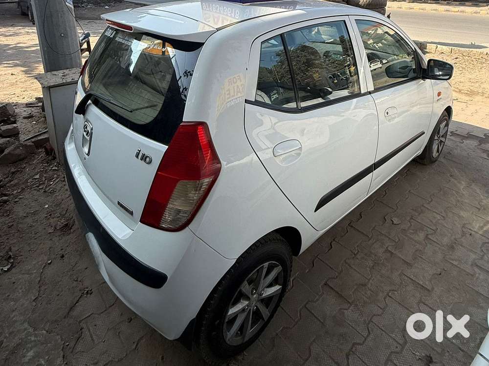 Hyundai I10 Sportz At, 2010, Petrol