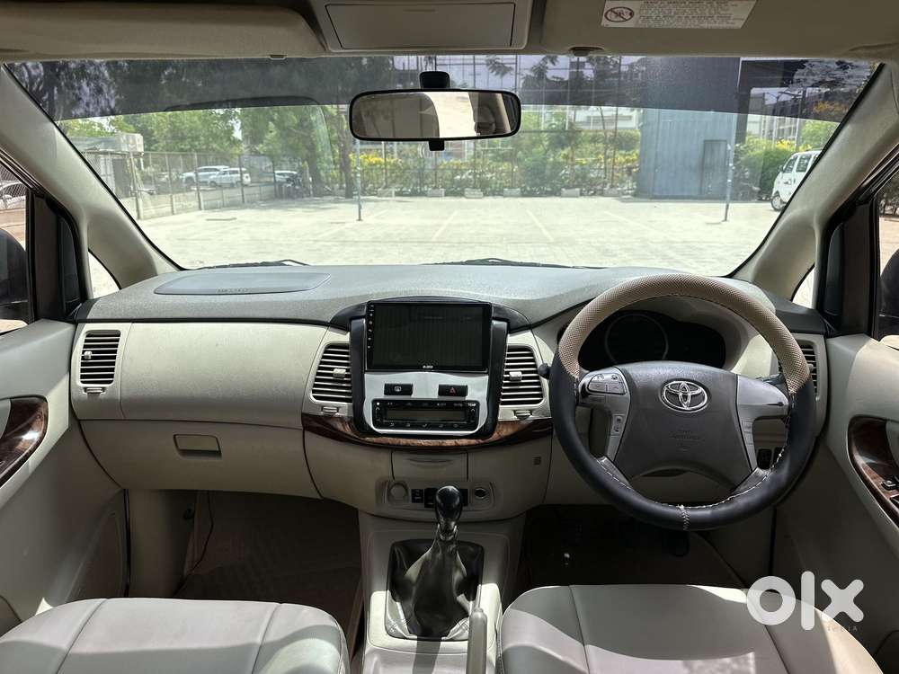 Toyota Innova 2.5 V 8 Str, 2012, Diesel