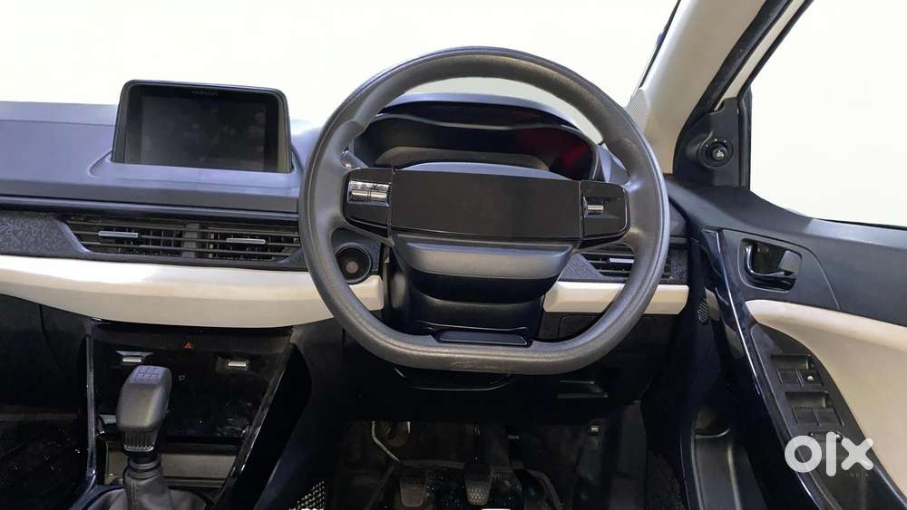 Tata Nexon Pure (s) 1.2 Petrol 6amt, 2023, Petrol