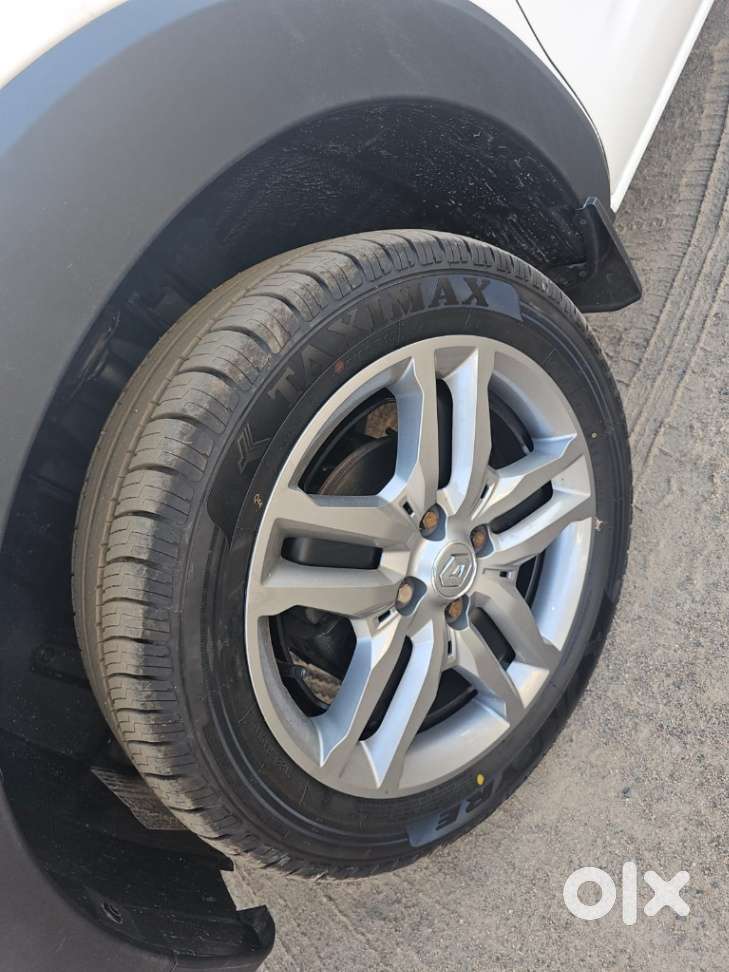 Renault Triber Rxz, 2020, Petrol