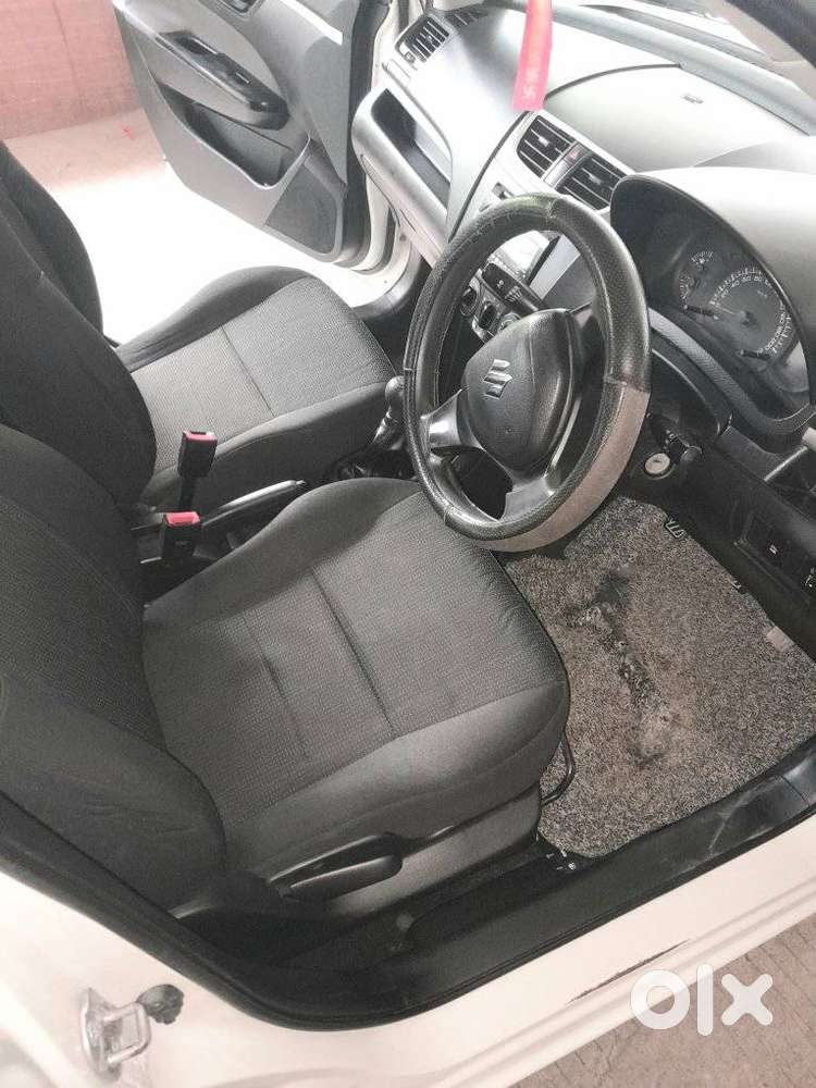 Maruti Suzuki Swift Lxi Optional-o, 2017, Petrol