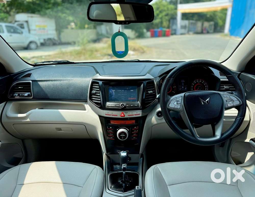 Mahindra Xuv300 W8 (o) 1.5 Diesel Amt, 2023, Diesel
