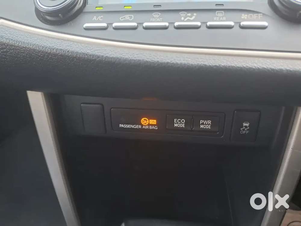 Toyota Innova Crysta 2017 Diesel Manual 115000 Km
