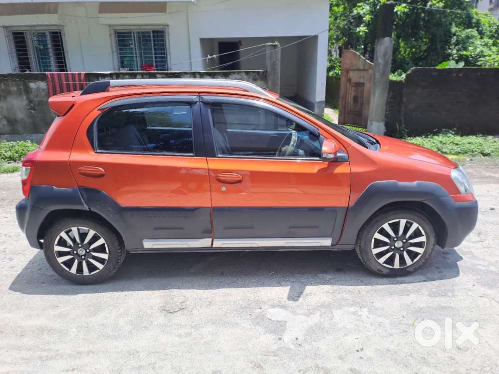 Toyota Etios Cross 1.2l G, 2017, Petrol