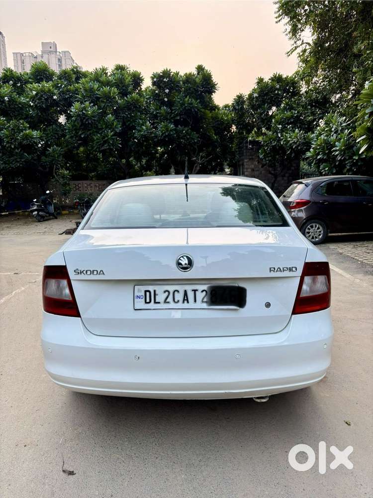 Skoda Rapid Elegance 1.6 Mpfi Mt, 2014, Petrol