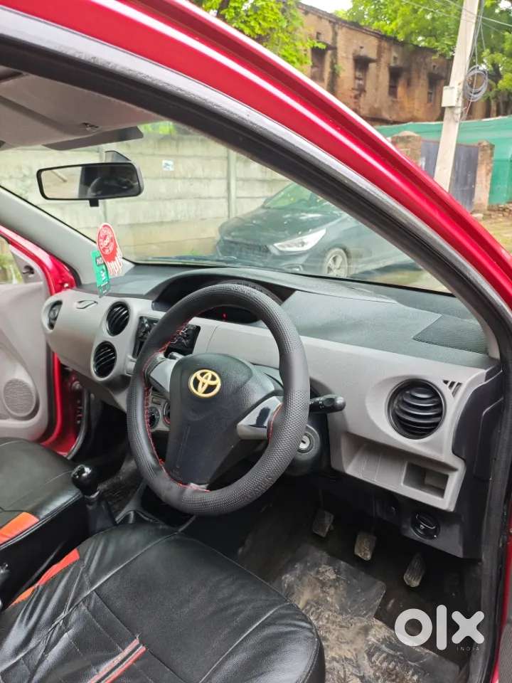 Toyota Etios Liva V, 2011, Petrol