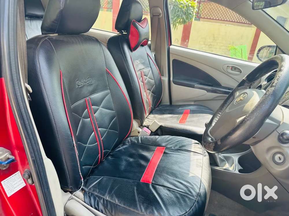 Toyota Etios Liva V Dual Tone, 2016, Petrol