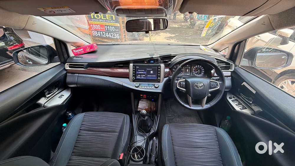 Toyota Innova Crysta 2.4 V, 2025, Diesel