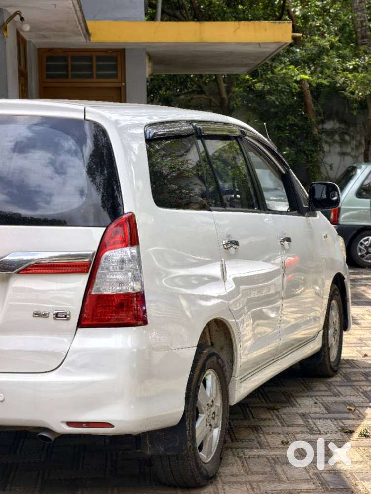 Toyota Innova 2.5 G (diesel) 8 Seater, 2013, Petrol