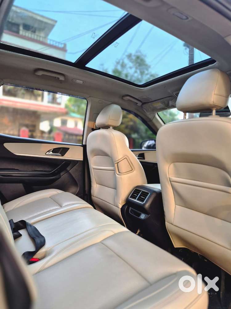 Mahindra Xuv700, 2025, Petrol