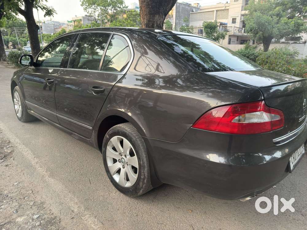 Skoda Superb 1.8 Elegance Tsi At, 2011, Petrol