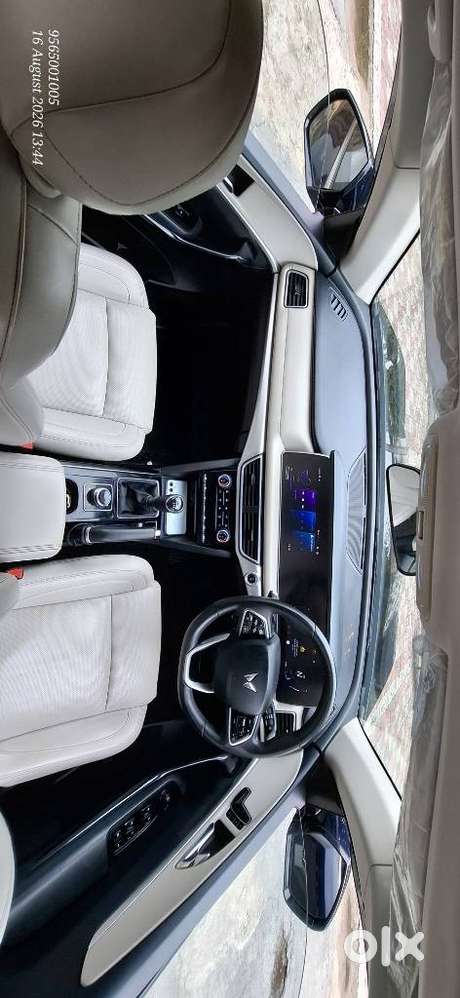 Mahindra Xuv700 2.2 Ax 7 Diesel Mt Luxury Pack Str, 2023, Diesel