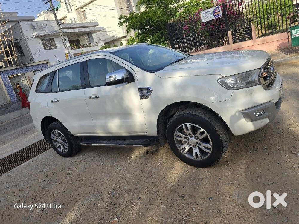 Ford Endeavour Titanium 4x2, 2016, Diesel