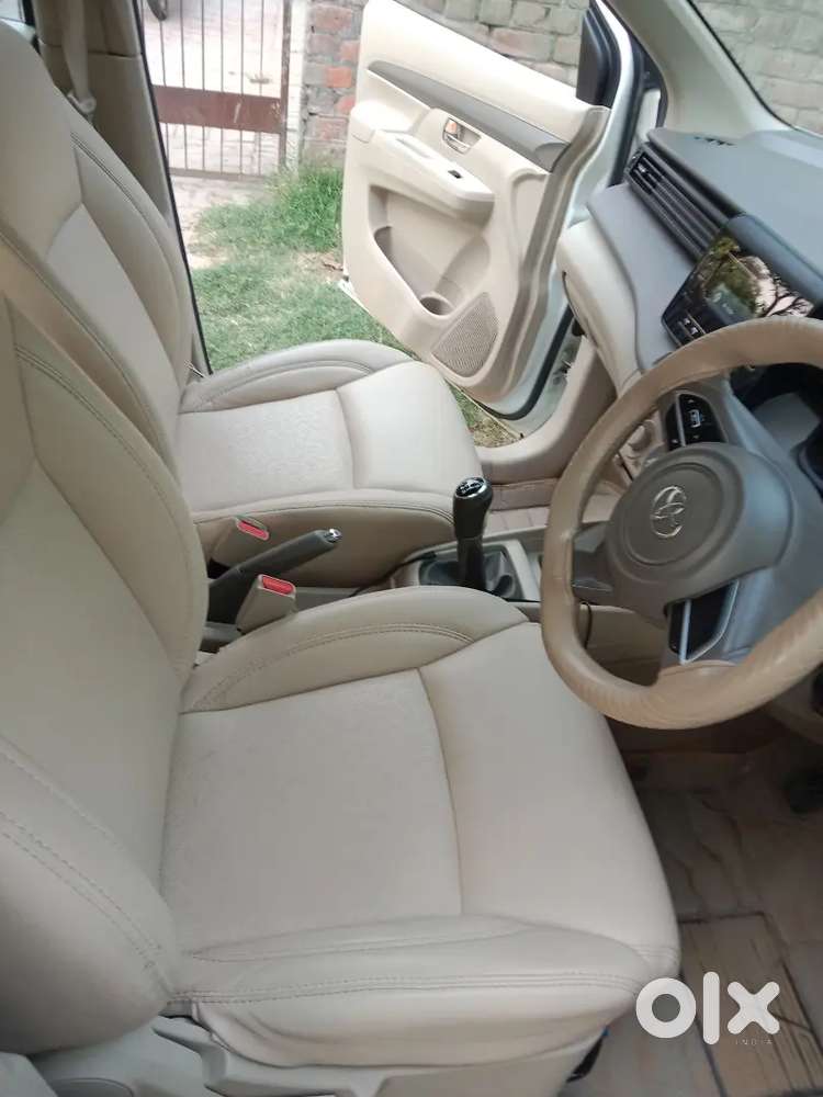 Toyota Rumion 2025 Petrol Well Maintained