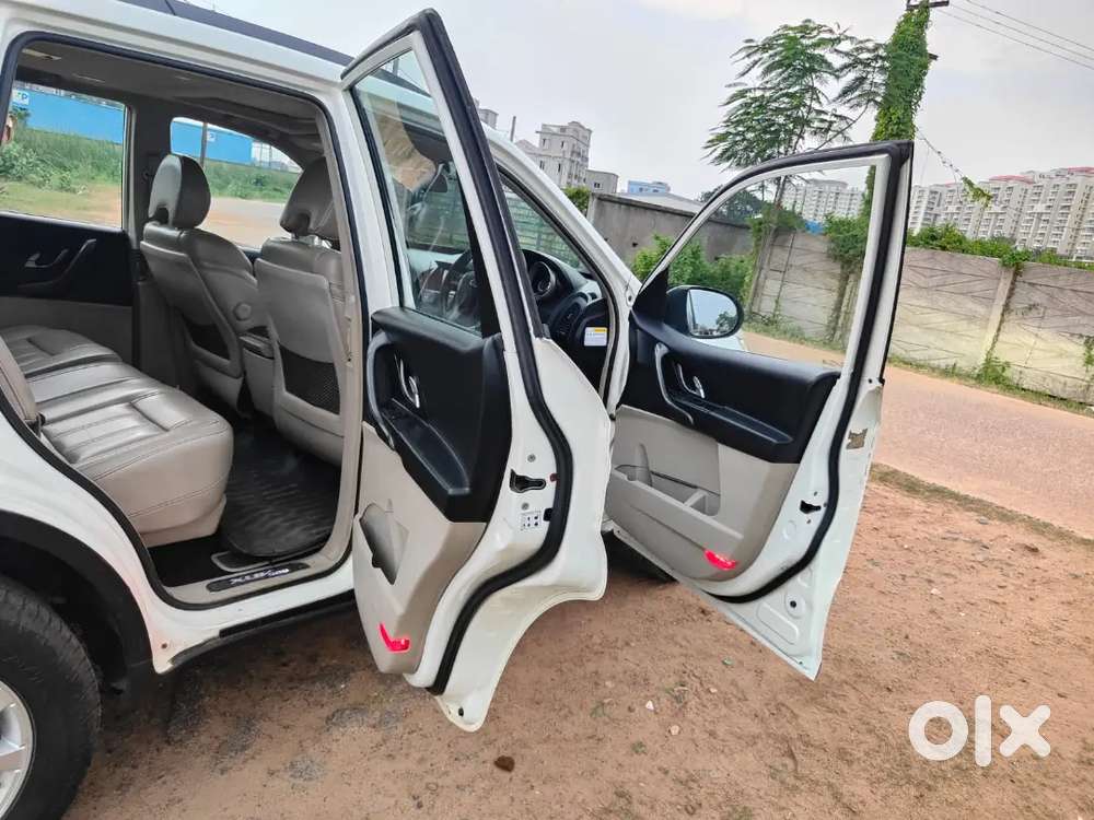 Mahindra Xuv500 2017 Diesel 93967 Km Driven
