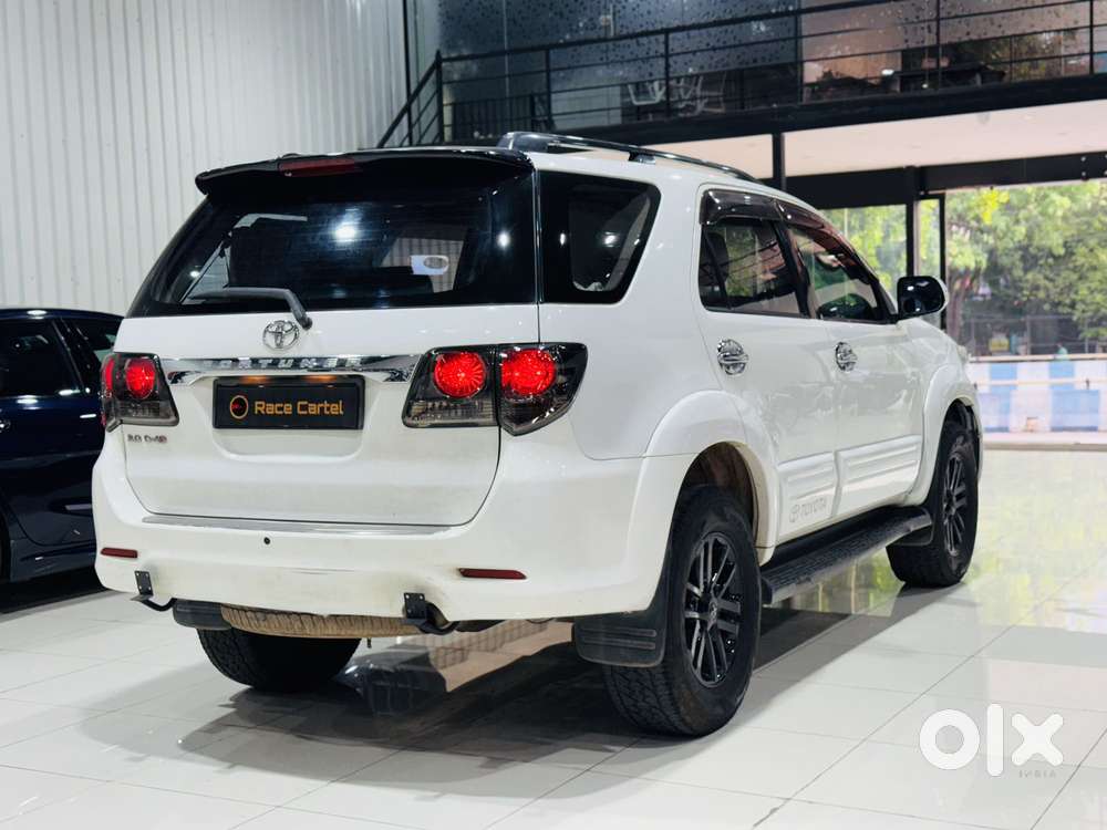 Toyota Fortuner 4x4 Manual Limited Edition, 2014, Diesel