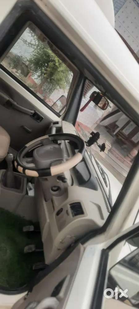 Mahindra Bolero 2012 Drive