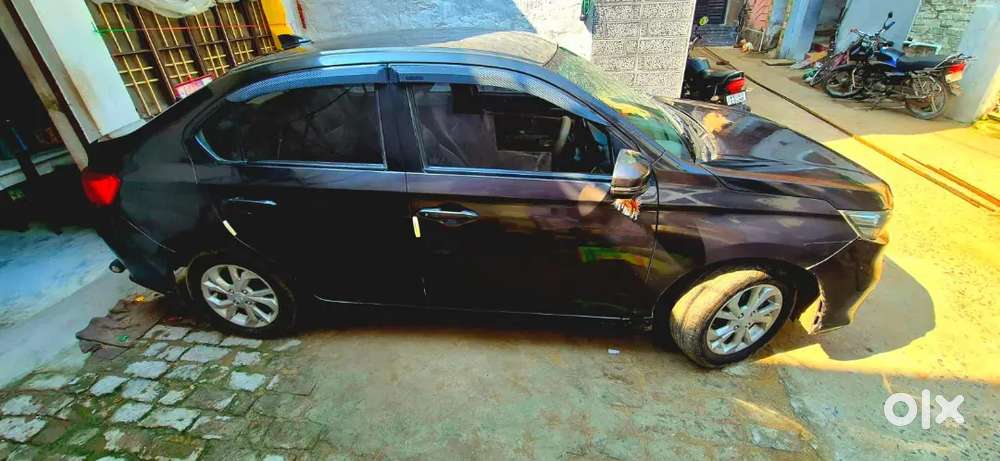 Honda Amaze 2019 Top Varient Petrol 65000 Km Driven