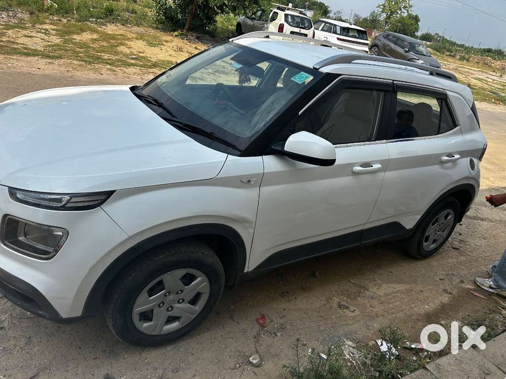 Hyundai Venue 2020 Petrol 56682 Km Driven