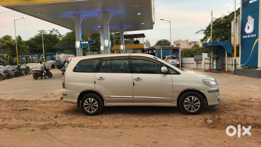 Toyota Innova 2.5 Vx 8 Seater Bs Iv, 2015, Diesel