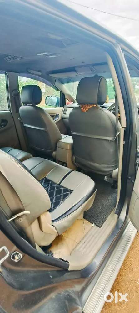 Toyota Innova Diesel 2011 320000 Km Driven