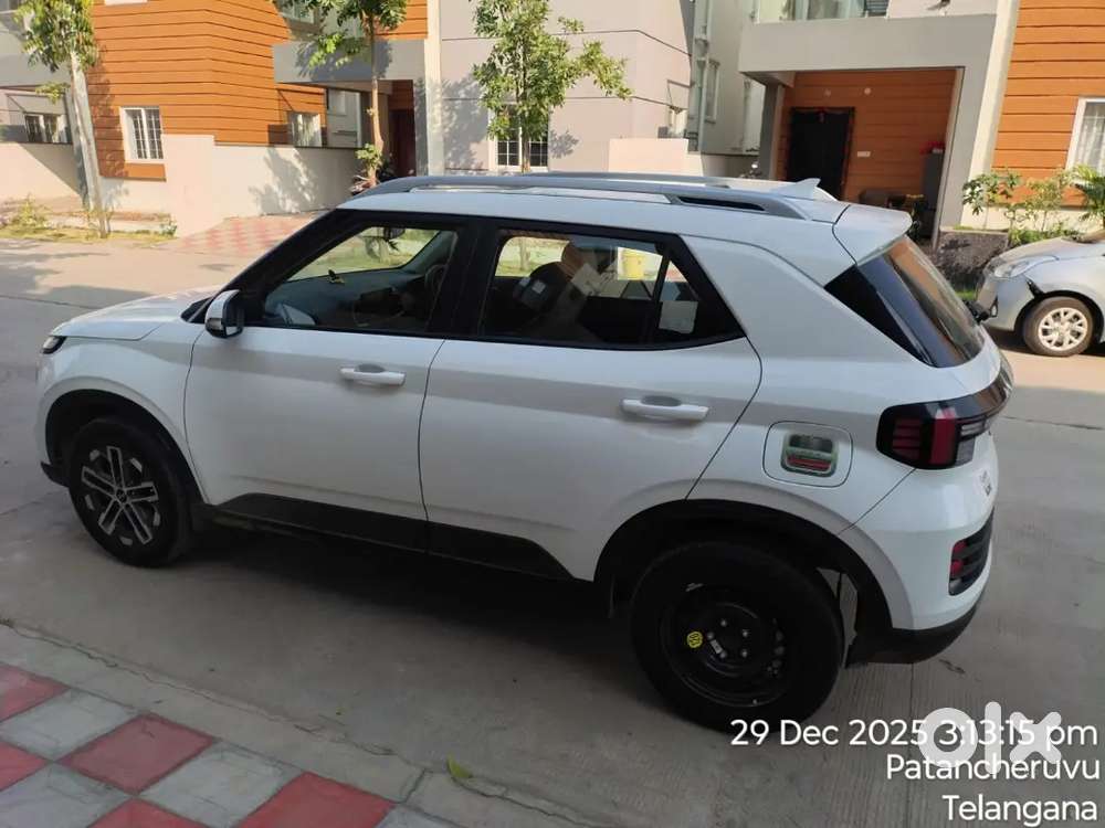 Venu Sx Diesel 1.5 Showroom Track Vehicle