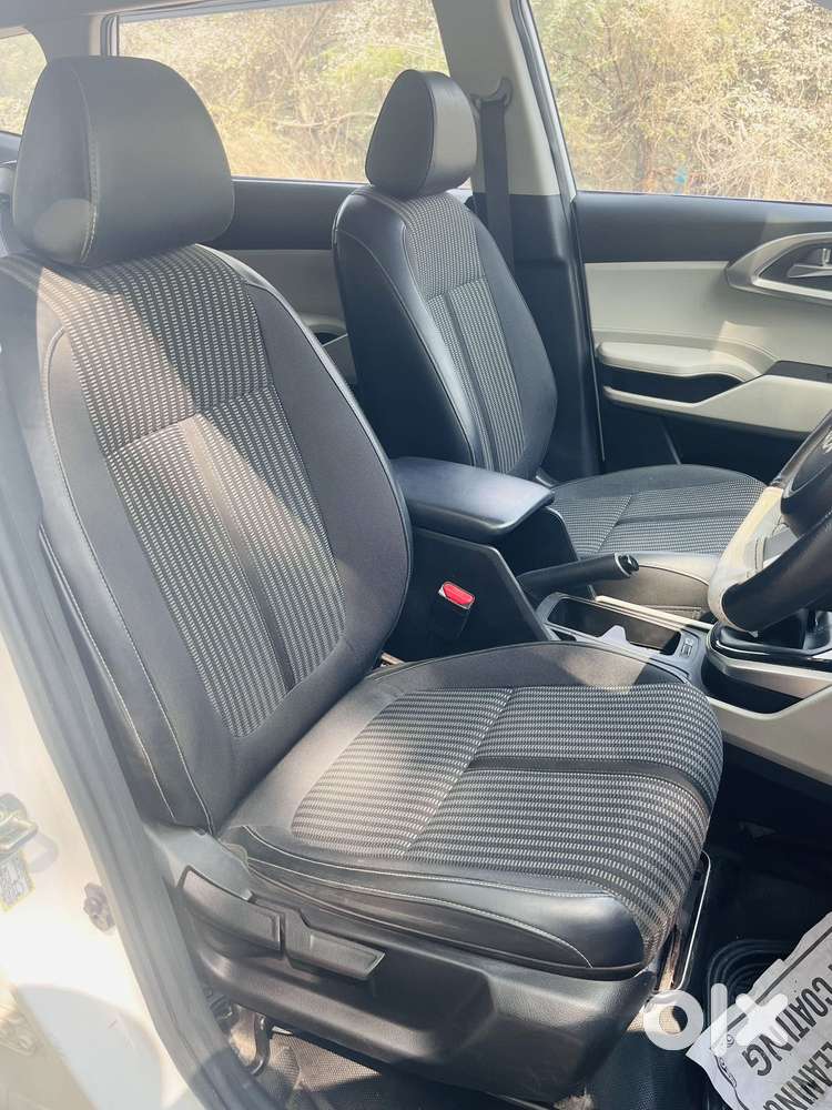 Kia Carens, 2023, Petrol