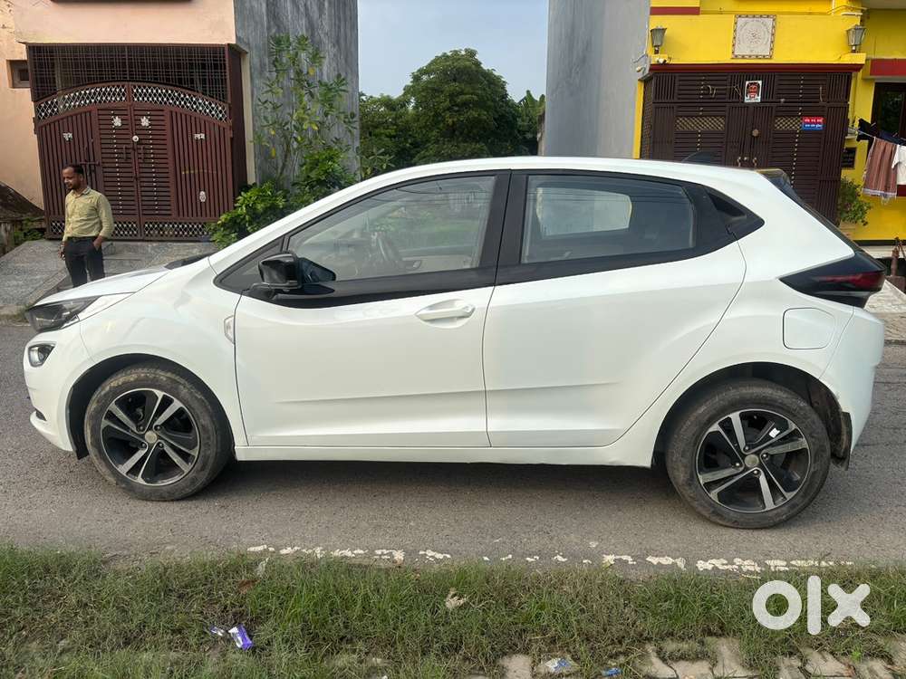 Tata Altroz Petrol Manual 2024