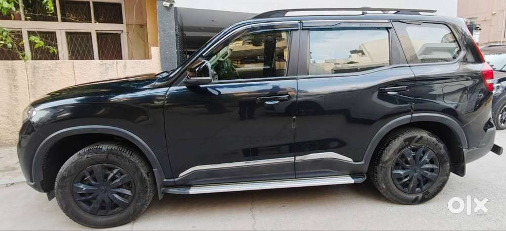 Mahindra Scorio N Z 4 Petrol Manual 2023