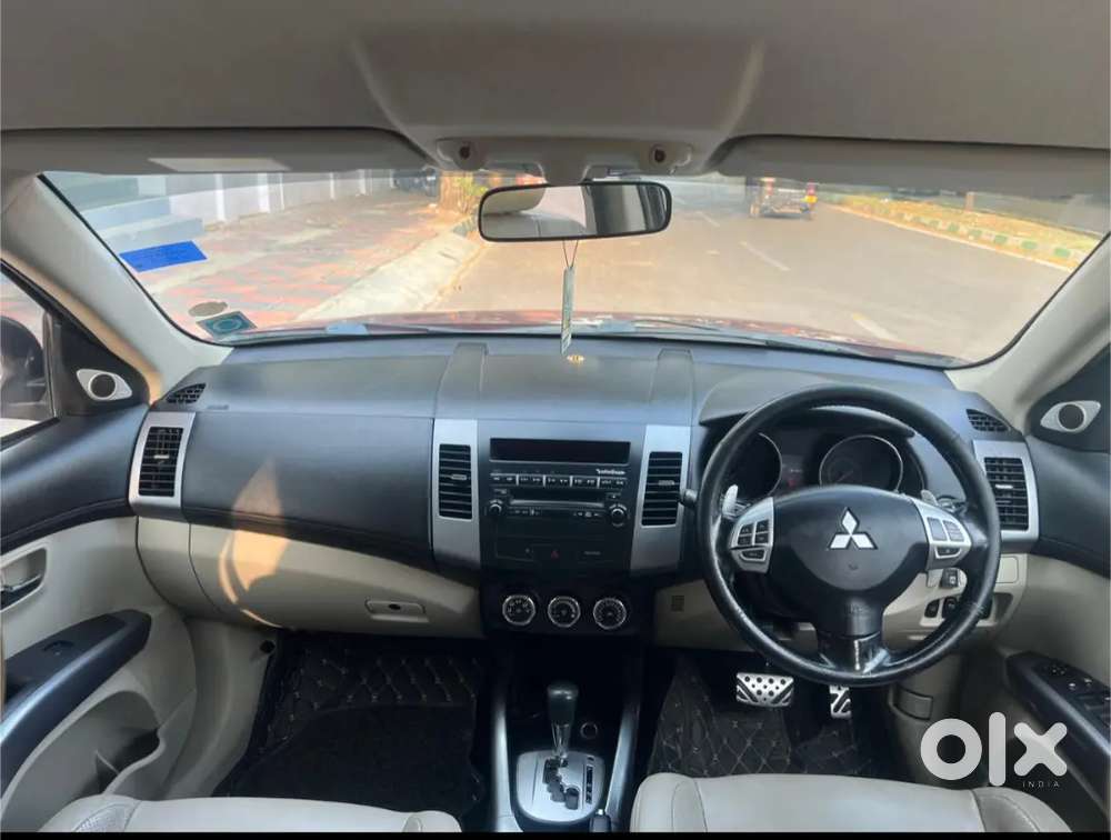 Mitsubishi Outlander 2011 Petrol 123000 Km Driven